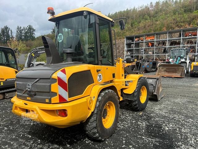 Nakladalnik Volvo L 30 G