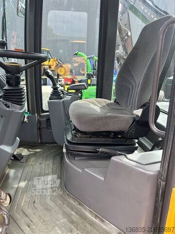 Nakladalnik Volvo L 30 G