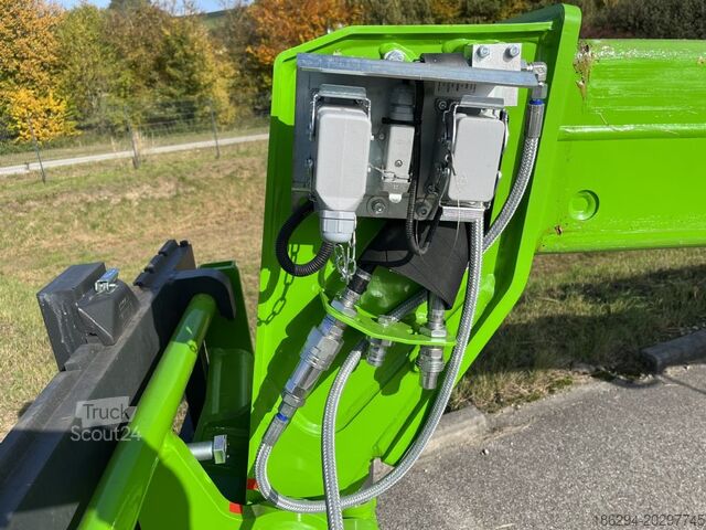 Teleskoparmstapler Merlo P27.6 Plus inklusive Schaufel und Lasthaken Neu Gerät