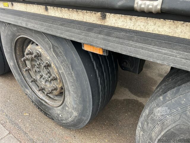 Tautliner de 13,6 m KRONE SD