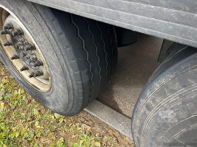 Tautliner de 13,6 m KRONE SD