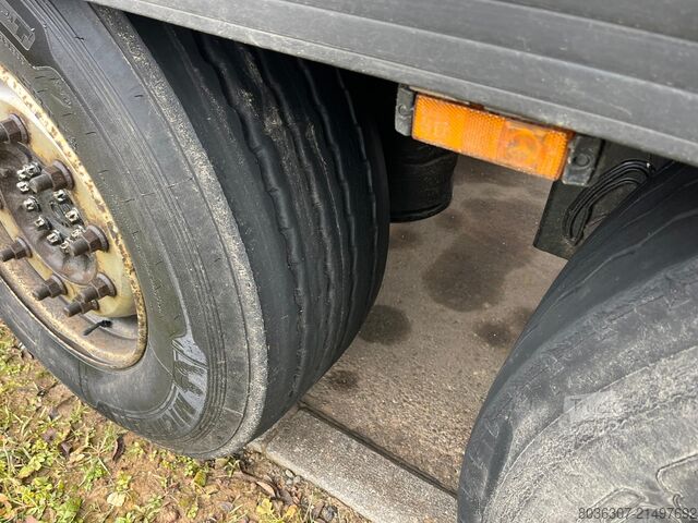 Tautliner de 13,6 m KRONE SD