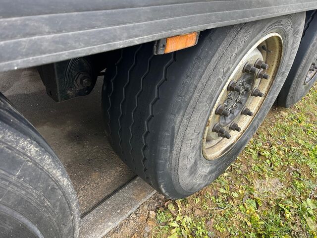 Tautliner de 13,6 m KRONE SD