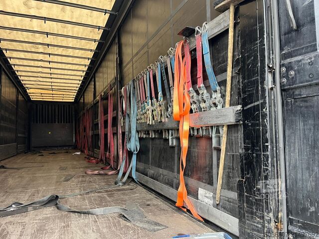 Tautliner de 13,6 m KRONE SD