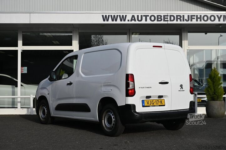 High-roof van Peugeot Partner 1.5 BlueHDI Premium 3 Persoons Apple Ca...