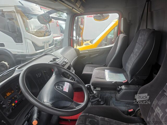 Furgon skrzyniowy MERCEDES-BENZ 813
