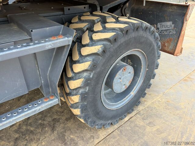 Kolesni bager Develon DX160W-7