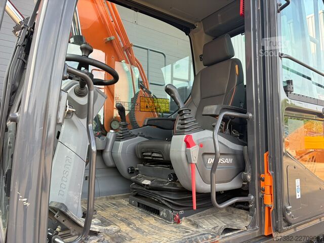 Kolesni bager Develon DX160W-7