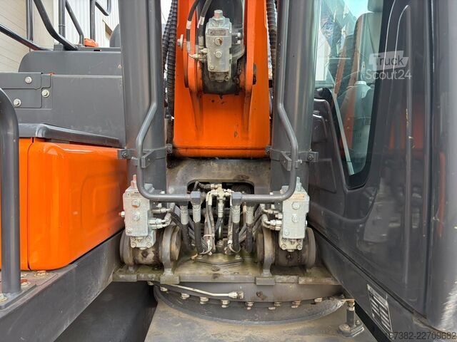 Kolesni bager Develon DX160W-7