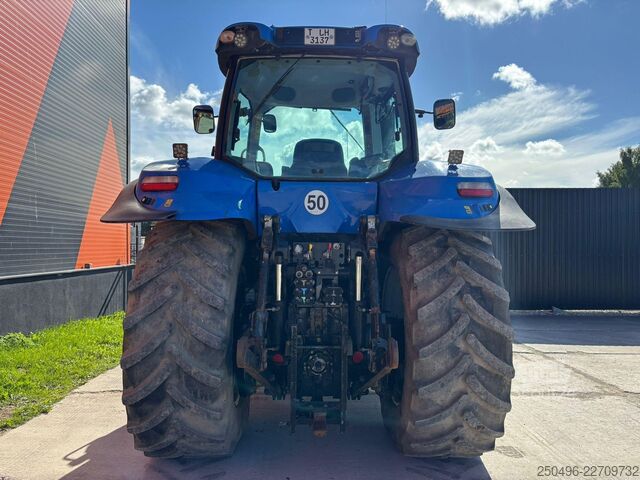 Traktor New Holland T8.330