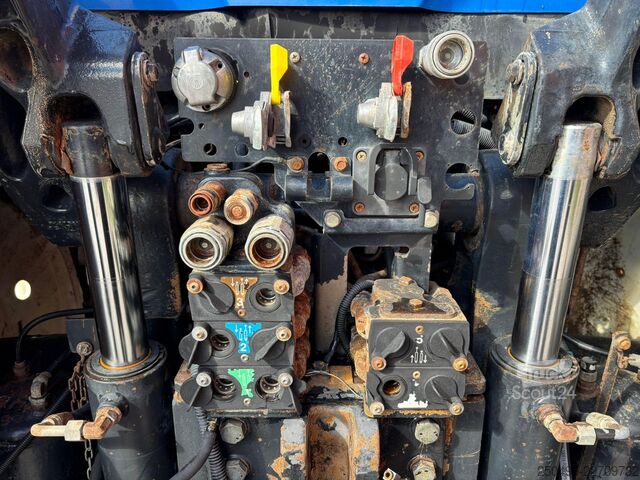 Traktor New Holland T8.330