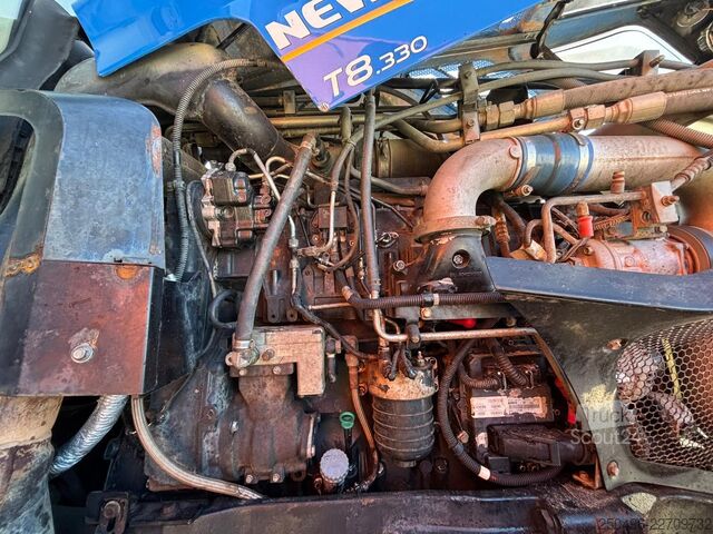Traktor New Holland T8.330