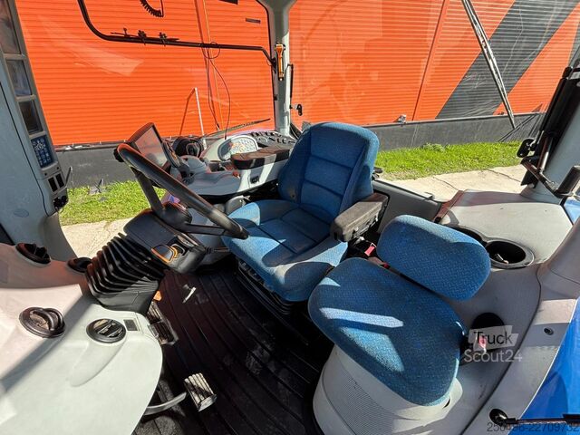Traktor New Holland T8.330