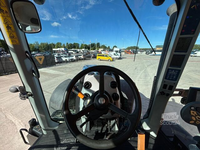 Traktor New Holland T8.330