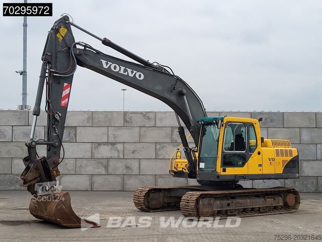 Paletli ekskavatör Volvo EC210 BLC 3 BUCKETS