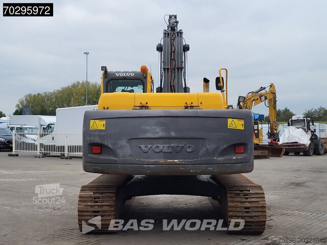 Paletli ekskavatör Volvo EC210 BLC 3 BUCKETS