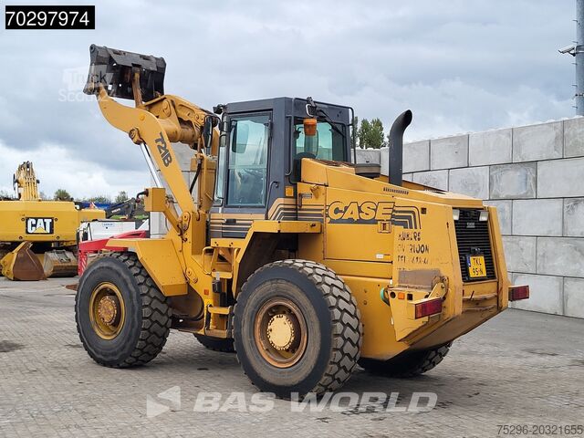 Колесный погрузчик Case 721 B
