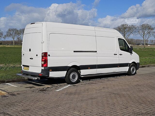 High-roof van VOLKSWAGEN CRAFTER