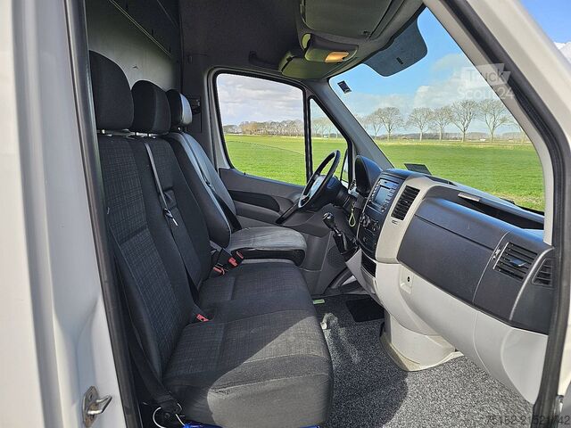 High-roof van VOLKSWAGEN CRAFTER