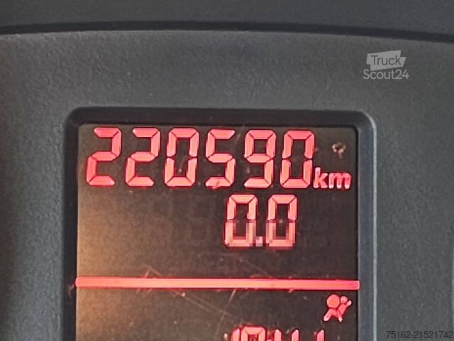 High-roof van VOLKSWAGEN CRAFTER