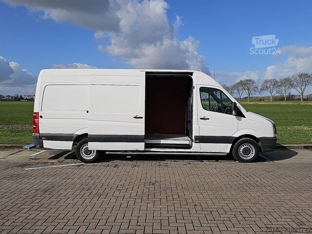 High-roof van VOLKSWAGEN CRAFTER