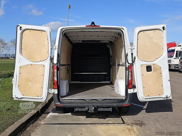 High-roof van MERCEDES-BENZ SPRINTER 314 L2H1 Navi Trekhaak
