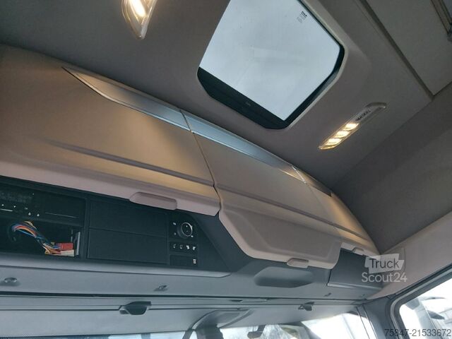 Standard tractor unit DAF XG+ 530 FT Intarder PCC 2x Tank Intarder