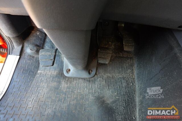 Jäähdytetyt/pakastetut kuljetukset Scania P280 6x2*4 - Euro 5 - laadklep - 3 compartiment...