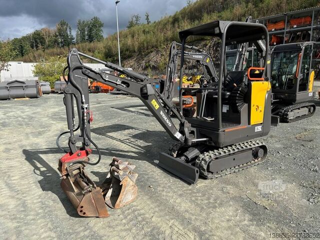 міні-екскаватор Volvo EC 15 C