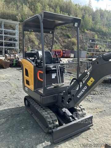 міні-екскаватор Volvo EC 15 C