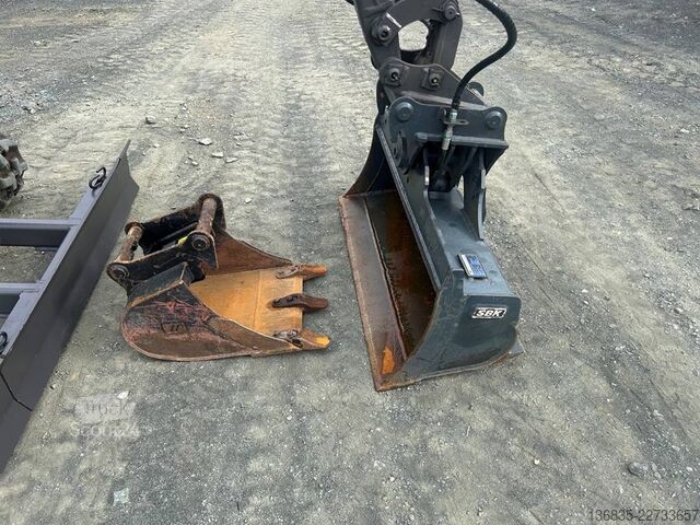 мини-экскаватор Volvo EC 18 E