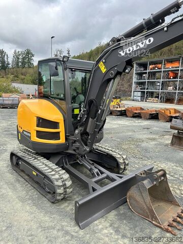мини-экскаватор Volvo EC 35 D