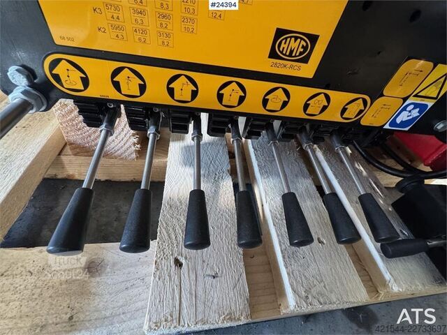 Machine de chargement et de déchargement HMF Hermeler Maschinenbau 2820K Crane