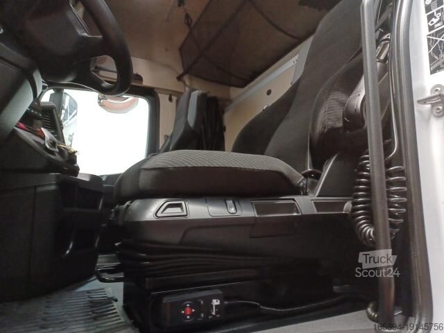 Veszélyes anyagokat szállító teherautó Mercedes-Benz Actros 1848 LS