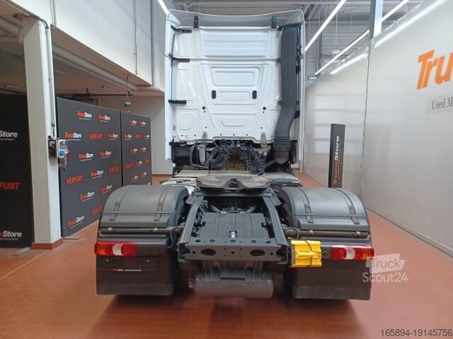 Veszélyes anyagokat szállító teherautó Mercedes-Benz Actros 1848 LS