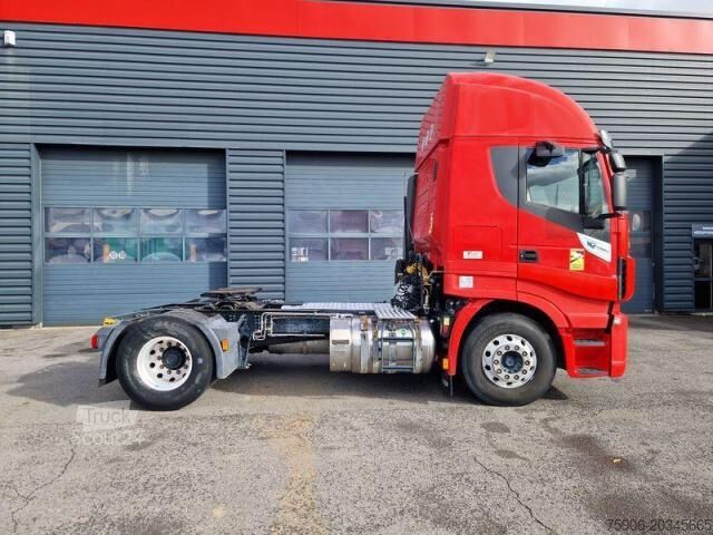 Vaarallisten aineiden kuorma-auto Iveco Stralis NP460