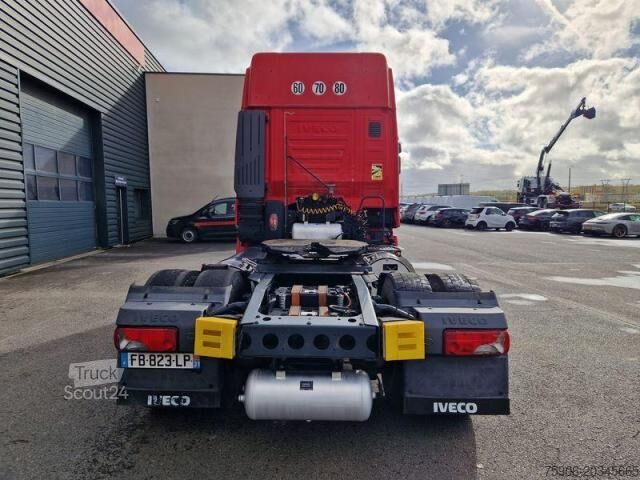 Vaarallisten aineiden kuorma-auto Iveco Stralis NP460