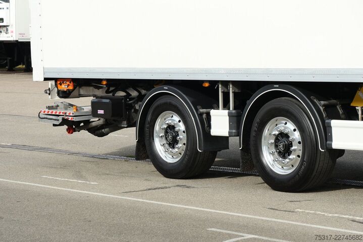 Фургон-полуприцеп KÄSSBOHRER XJ2 /CITY KOFFER/LBW 2500 kg /TRIDEC /BPW /ALU