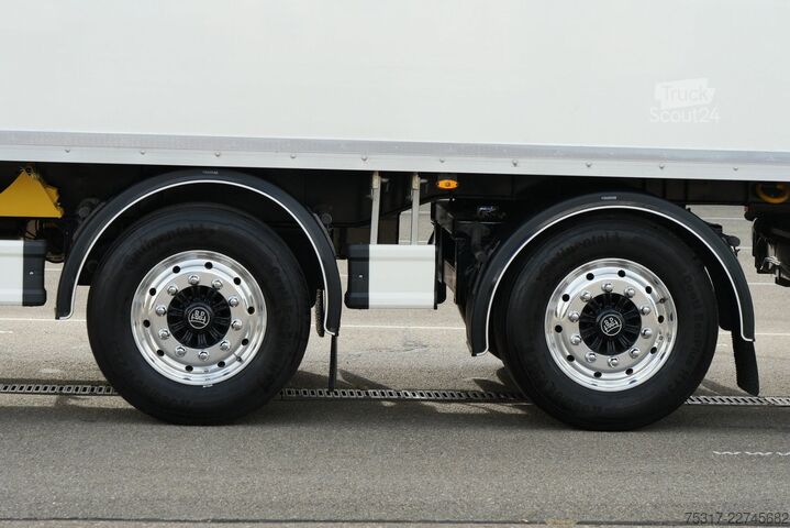 Фургон-полуприцеп KÄSSBOHRER XJ2 /CITY KOFFER/LBW 2500 kg /TRIDEC /BPW /ALU