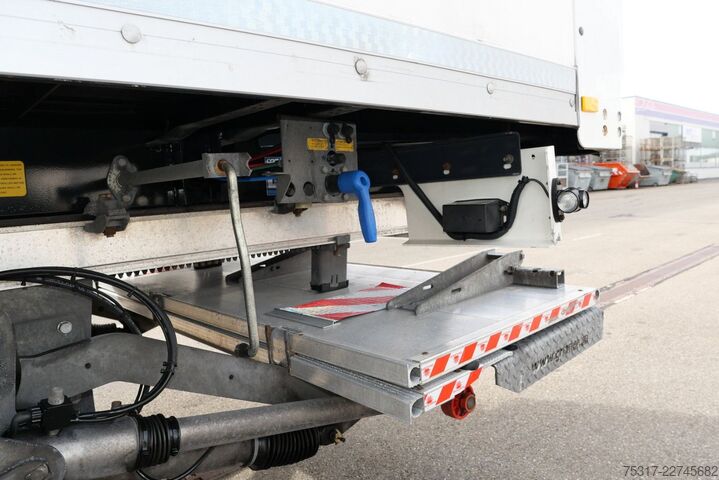 Фургон-полуприцеп KÄSSBOHRER XJ2 /CITY KOFFER/LBW 2500 kg /TRIDEC /BPW /ALU