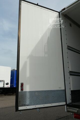 Фургон-полуприцеп KÄSSBOHRER XJ2 /CITY KOFFER/LBW 2500 kg /TRIDEC /BPW /ALU