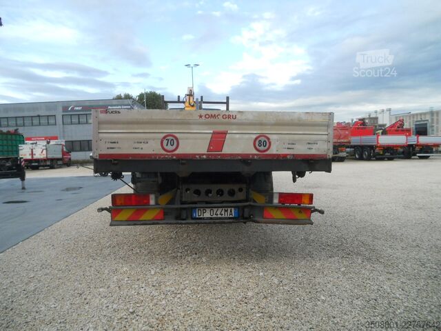 Grue montée sur camion Iveco Stralis AD 260