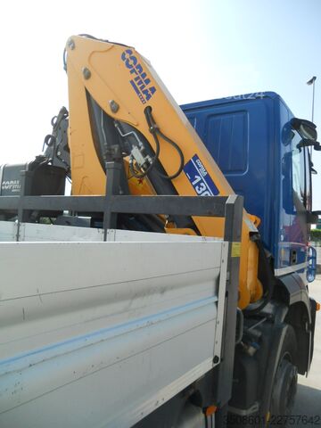 Grue montée sur camion Iveco Stralis AD 260
