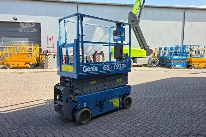 Pont élévateur à ciseaux Genie GS1932 Electric, Working Height 7.8 m, 227kg Capac