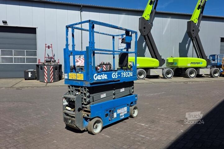 Pont élévateur à ciseaux Genie GS1932 Electric, Working Height 7.8 m, 227kg Capac