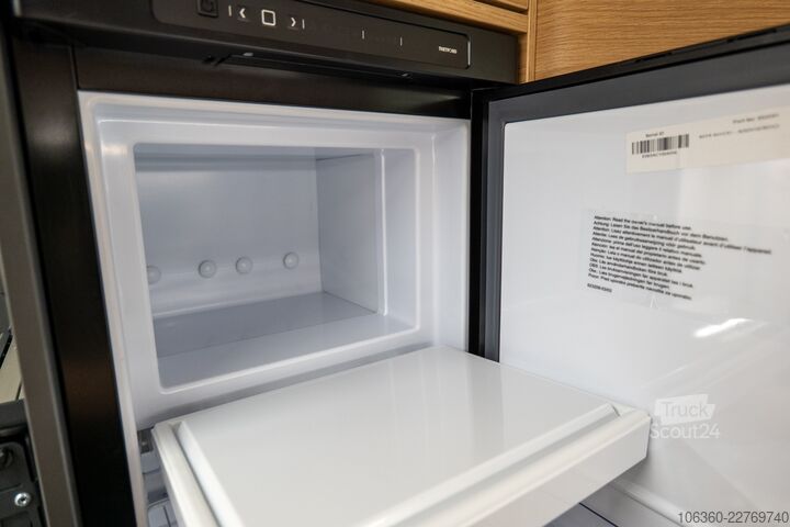 ADRIA MATRIX 670 SL - 60Y ПОЛУИНТЕГРАЛНА НОВА ADRIA MATRIX 670 SL - 60Y