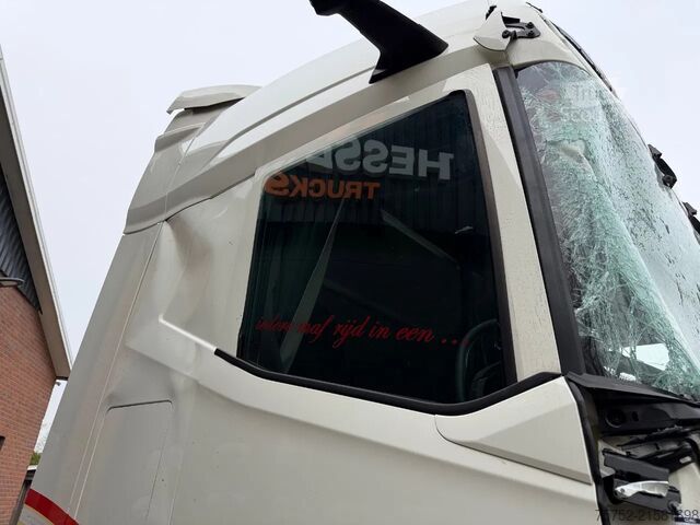 Standard-SZM DAF XF 450 4X2 Standairco Driveable damage!