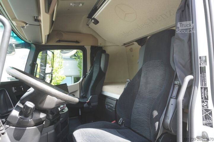 Karavan Mercedes-Benz Actros 2542 / NEW tow truck / steered 3r