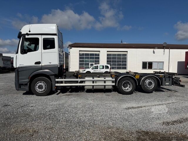 Camion porte-caisses amovibles Mercedes-Benz Actros 2540 BDF exBW Fahrsch BIG KM 96