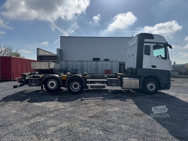 Camion porte-caisses amovibles Mercedes-Benz Actros 2540 BDF exBW Fahrsch BIG KM 96